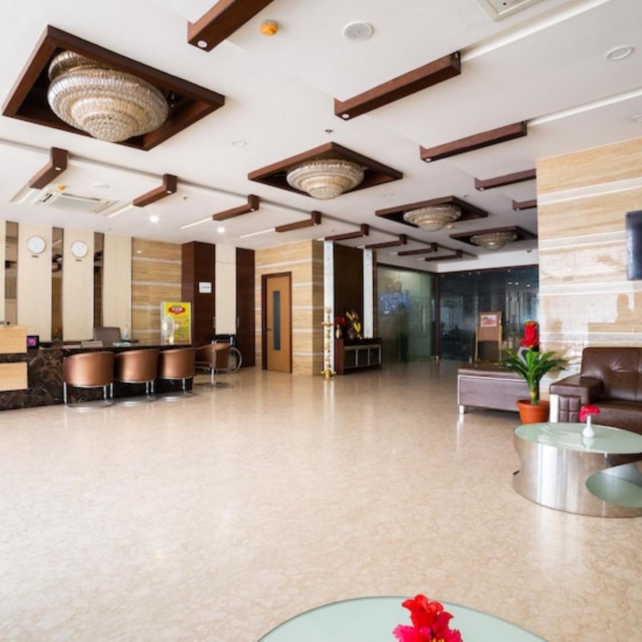 Hotel Svm Grand Medipally Hyderabad Exterior foto